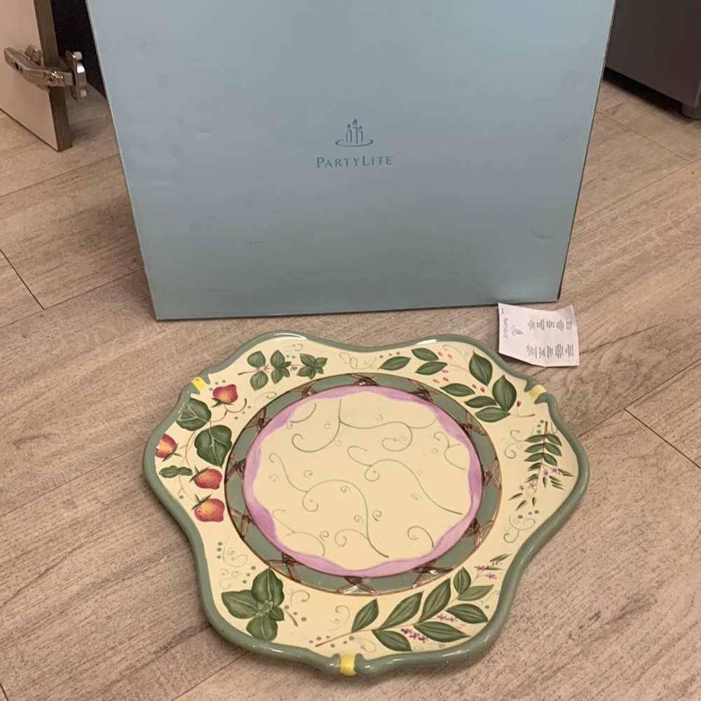 Partylite platter Strawberry Fields . NWT vintage never used. Papers and boxed.